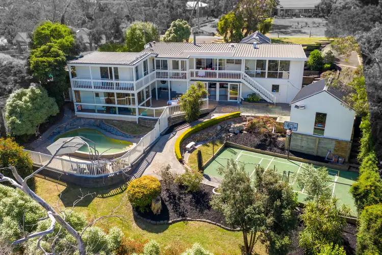 100 Banool Crescent, Mount Eliza VIC 3930