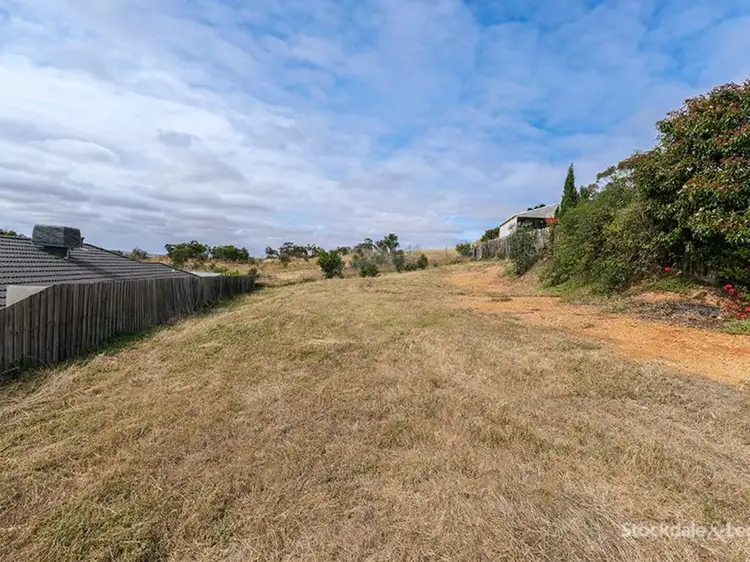 10 Todd Court, Darley VIC 3340