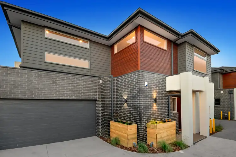 Main view of Homely townhouse listing, 2/17 Justin Avenue, Glenroy VIC 3046