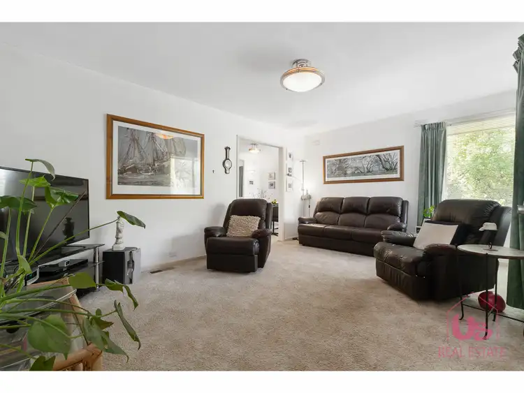 Second view of Homely house listing, 6 Paringa Court, Frankston VIC 3199