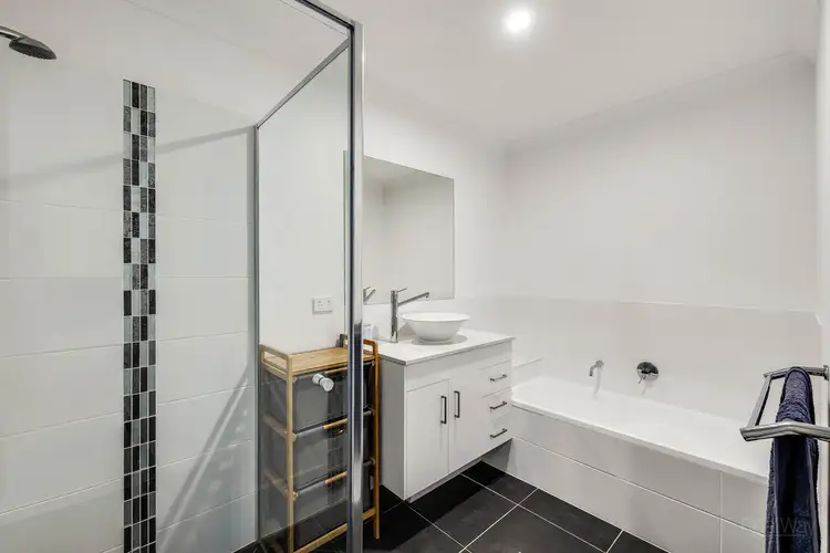 Fifth view of Homely semi-detached listing, 1 & 2/7 McInnes Crescent, Glenvale QLD 4350