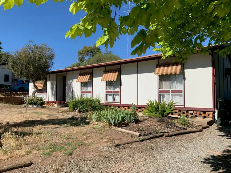 16 Geddes Avenue, Clare SA 5453