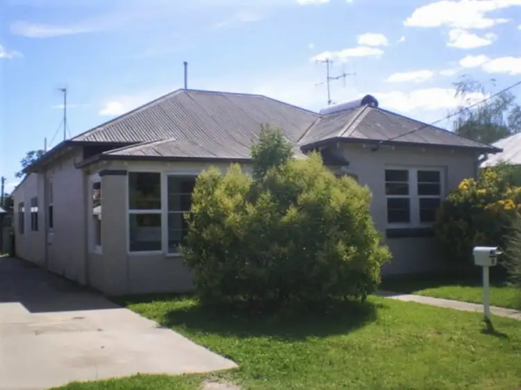 8 Morrisset Street, Bathurst NSW 2795