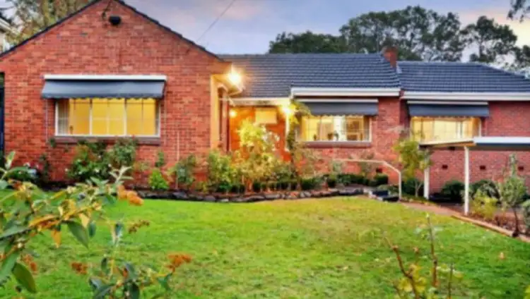 2 Woodhouse Grove, Box Hill North VIC 3129
