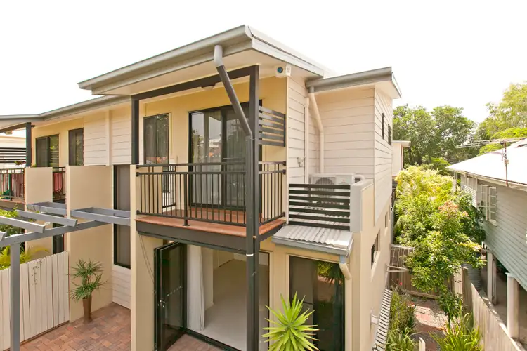 Main view of Homely unit listing, 2/17 Real Street, Annerley QLD 4103