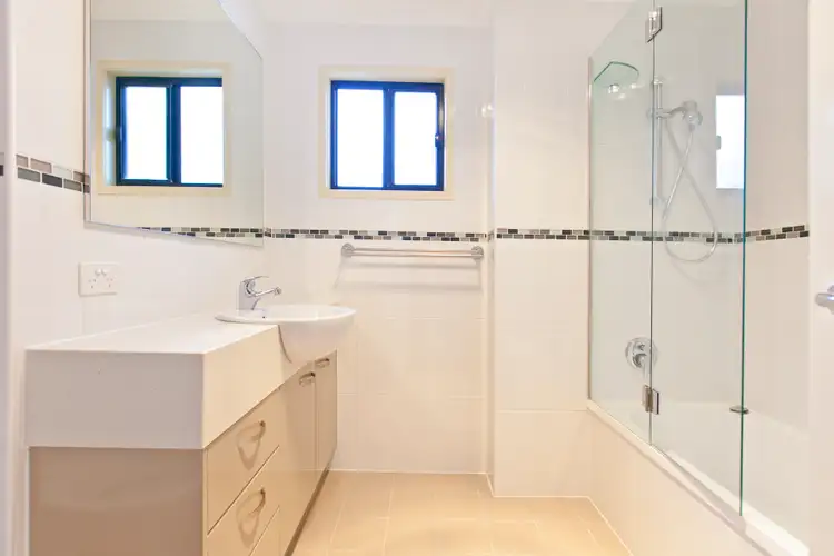 Sixth view of Homely unit listing, 2/17 Real Street, Annerley QLD 4103