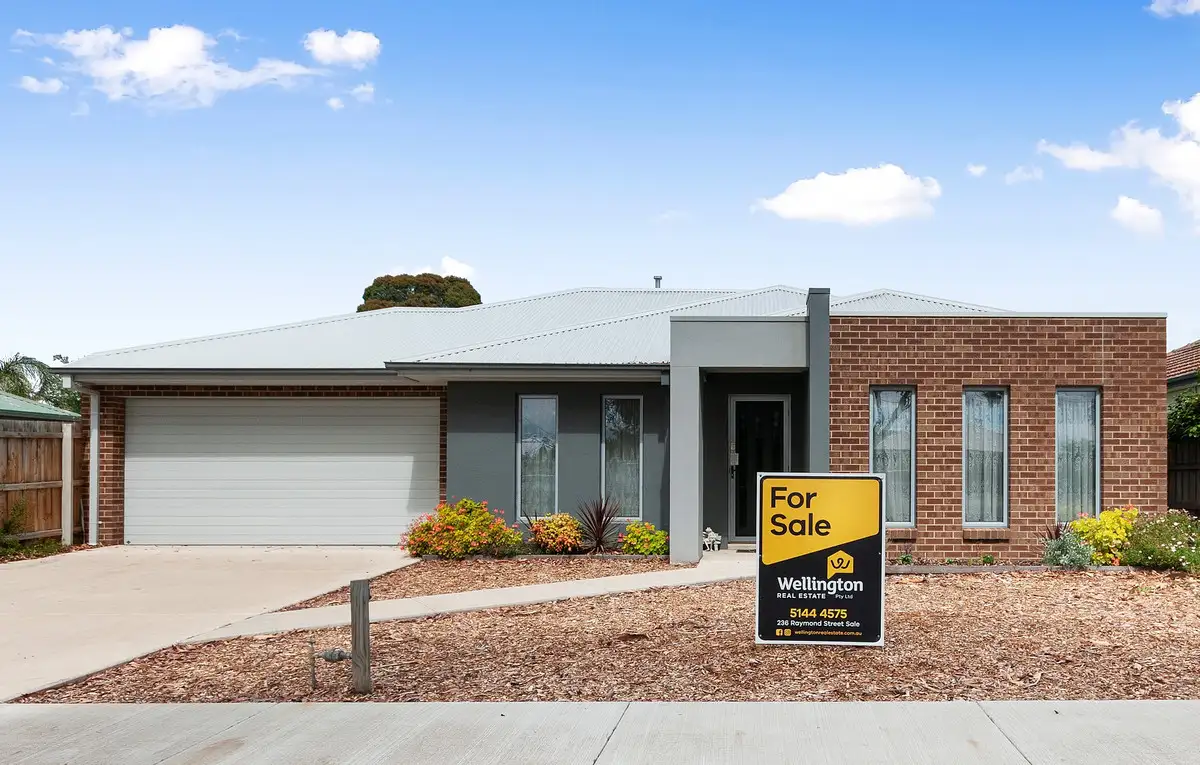 Main view of Homely townhouse listing, 1/139 Reeve Street, Sale VIC 3850