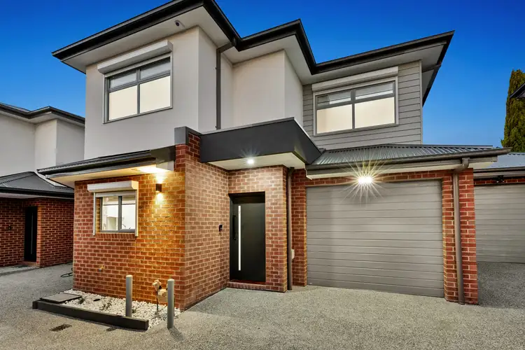 2/18 Jessie Street, Oak Park VIC 3046