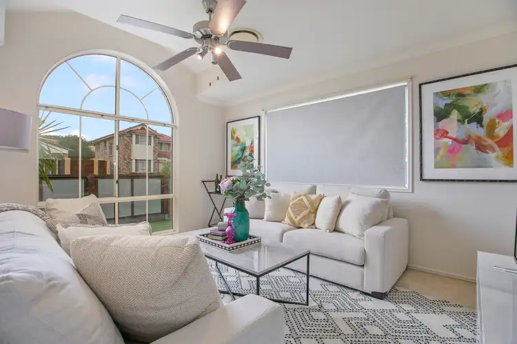 25 Van Dyke Crescent, Mcdowall QLD 4053
