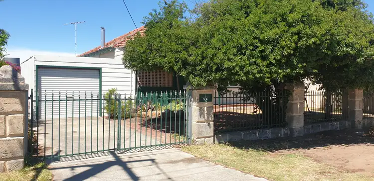 38 Leslie Street