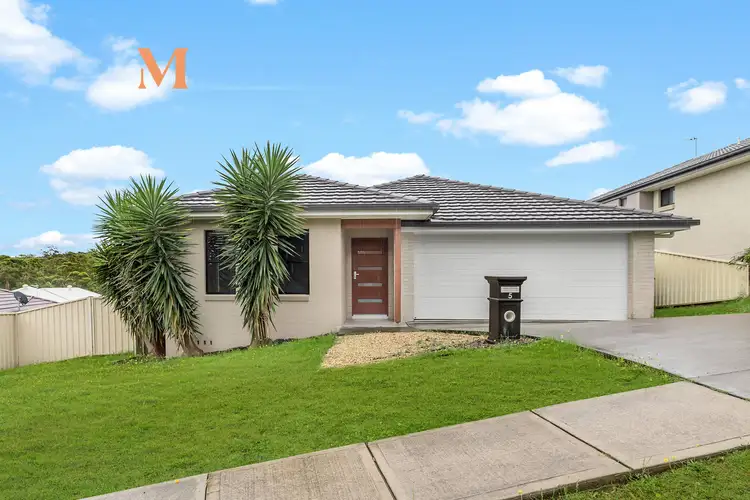 5 Furness Place, Cameron Park NSW 2285