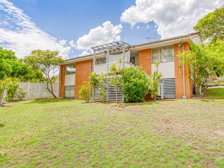 8 Pickering Street, Riverview QLD 4303