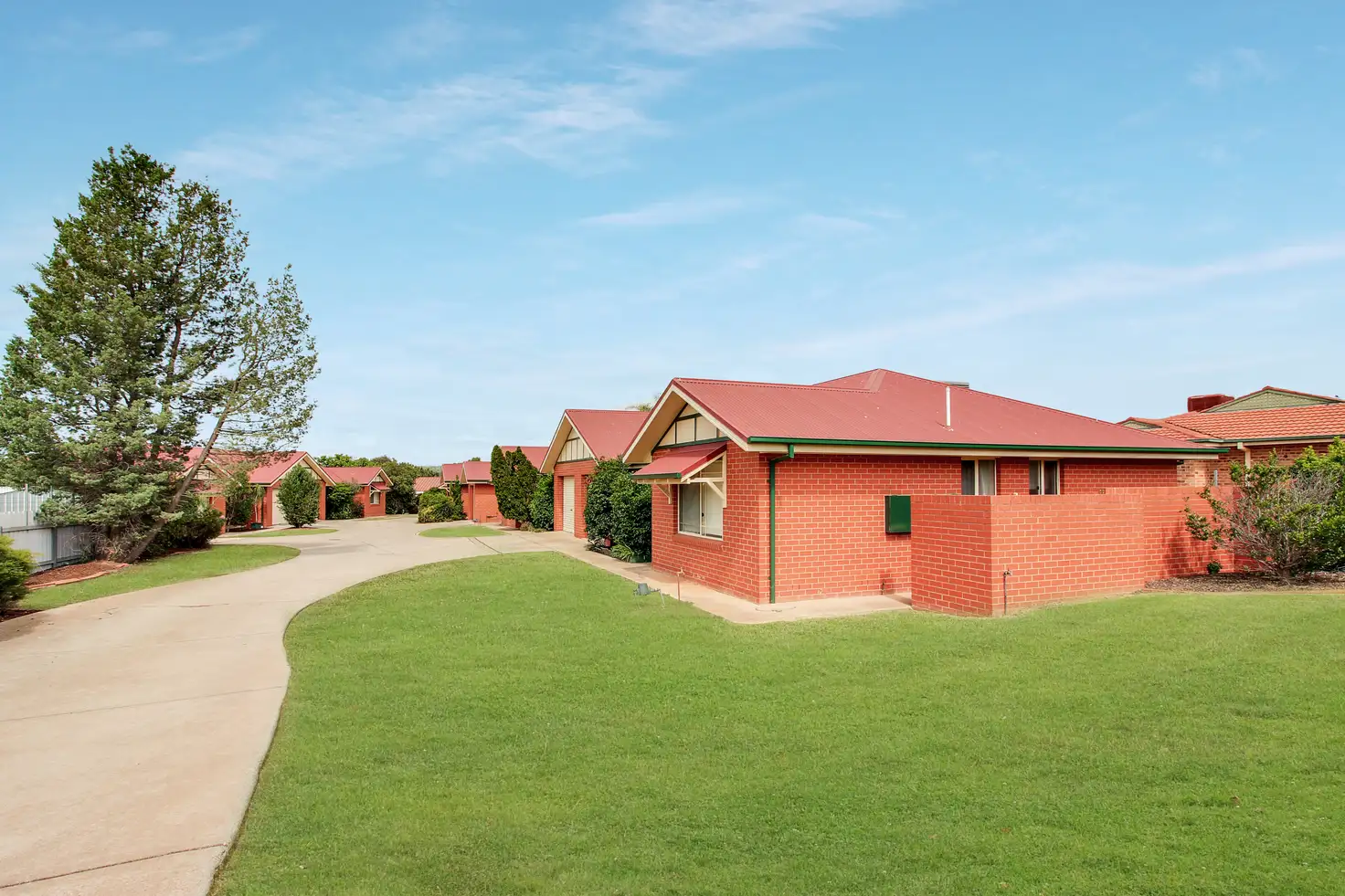 Main view of Homely block of units listing, 2 Bamarook Crescent, Glenfield Park NSW 2650