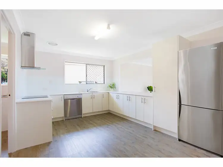 28 Crinum Crescent, Southport QLD 4215