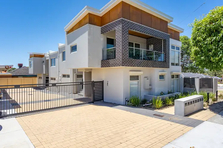 4/2 Marloo Road, Westminster WA 6061