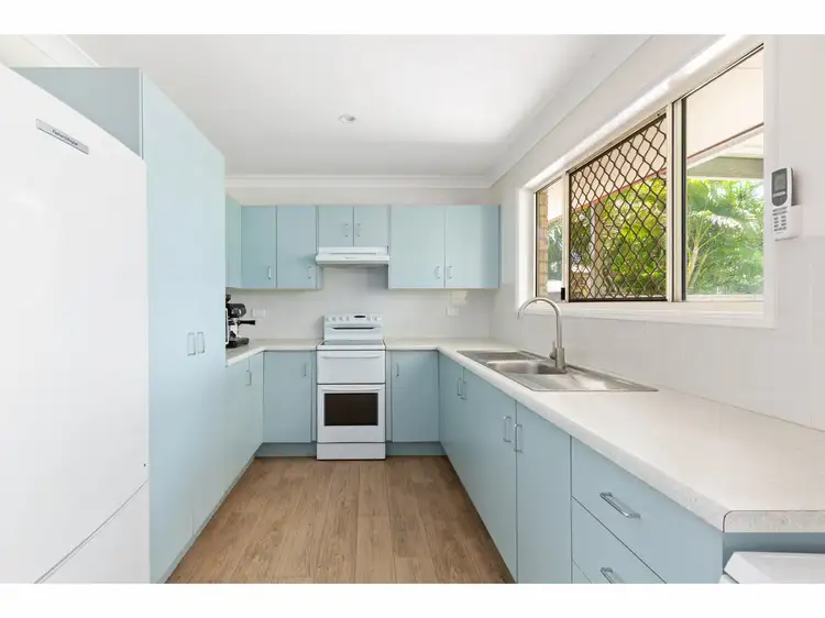 Second view of Homely house listing, 7 Kawana Close, Kawana QLD 4701