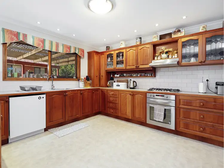 Sixth view of Homely house listing, 6 Yvette Close, Sale VIC 3850