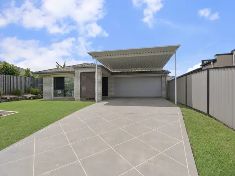 9 Hawkesbury Avenue, Pacific Pines QLD 4211