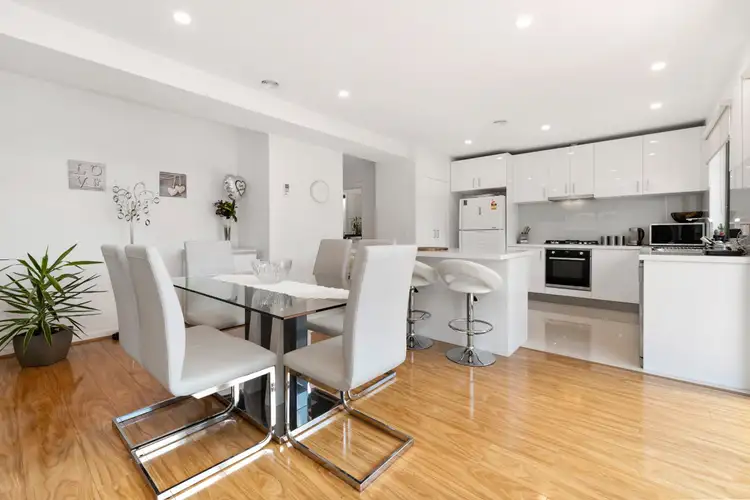 Fourth view of Homely townhouse listing, 2/2 Gordon Avenue, Frankston VIC 3199