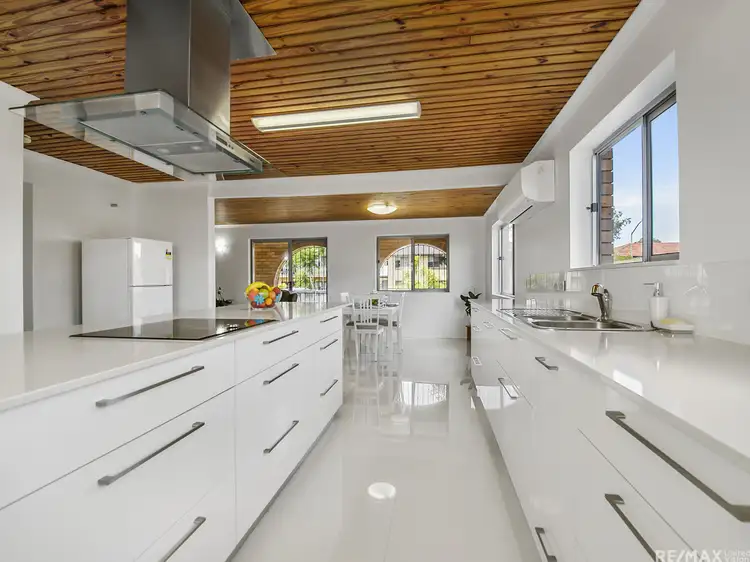 Sixth view of Homely house listing, 11 Vortigern Street, Carindale QLD 4152