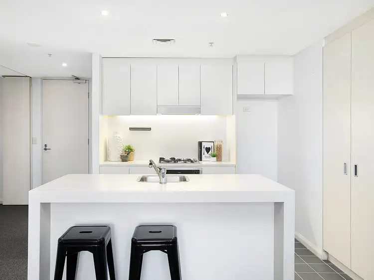 Third view of Homely apartment listing, 402/35 Shelley Street, Sydney NSW 2000