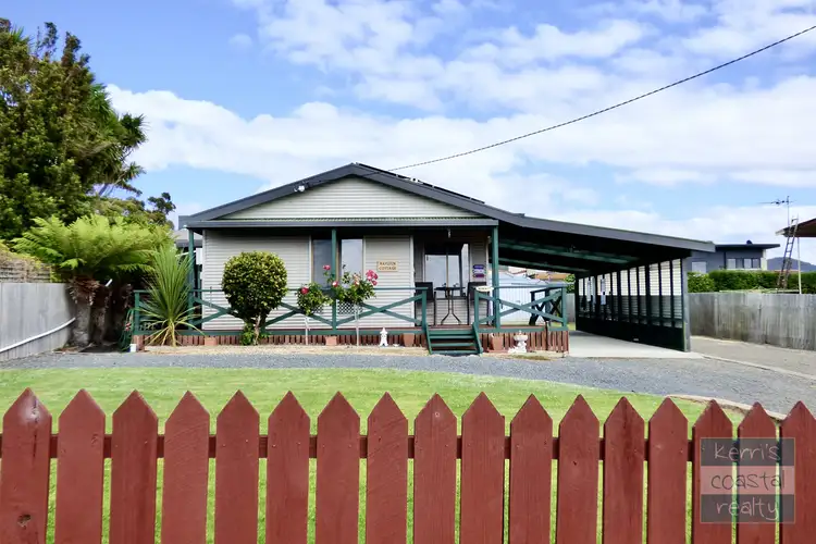 13 Sunbeam Crescent, Beaumaris TAS 7215