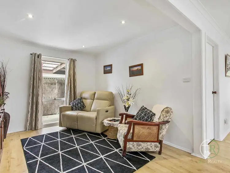 Fifth view of Homely house listing, 10 Damian Court, Cranbourne VIC 3977