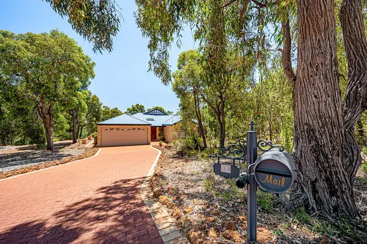 33 Frances Gregory Drive, Bedfordale WA 6112