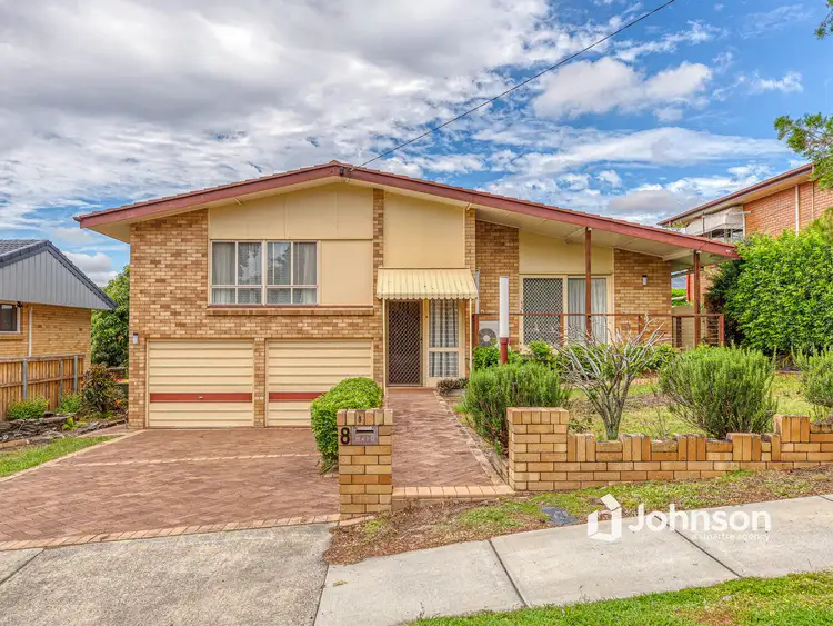 8 Dirkala Street, Mansfield QLD 4122