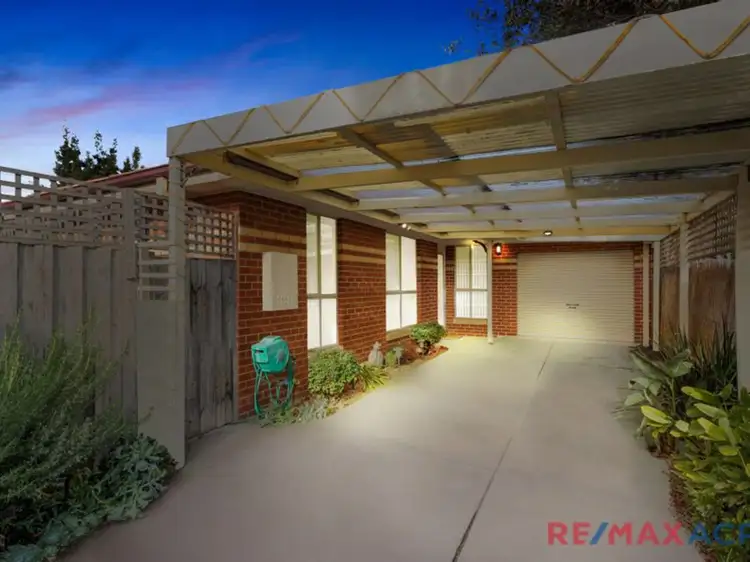 2/33 Eames Avenue, Brooklyn VIC 3012