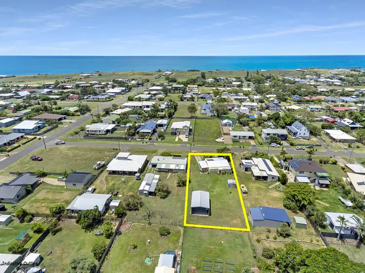 33 Wave Street, Burnett Heads QLD 4670