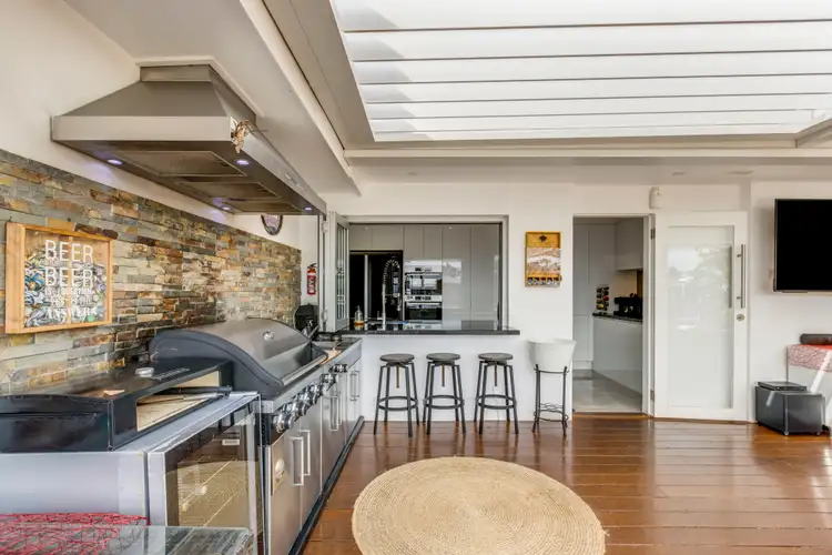 Sixth view of Homely house listing, 2 Alvarado Court, Broadbeach Waters QLD 4218