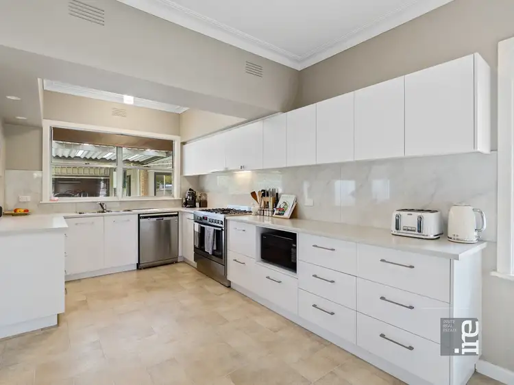 Second view of Homely house listing, 2 Caraselle Avenue, Wangaratta VIC 3677