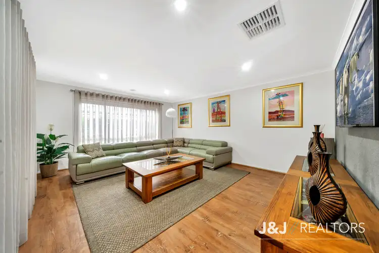 Fifth view of Homely house listing, 8 Sutton Rise, Cranbourne North VIC 3977