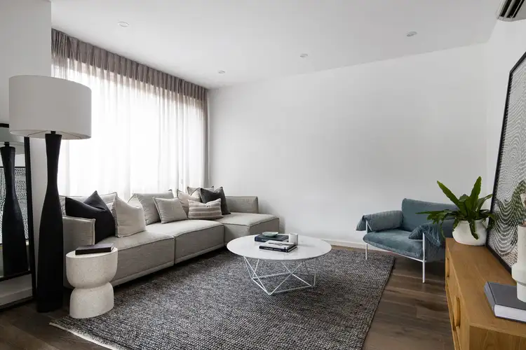 2/10 Cromwell Street, Caulfield North VIC 3161