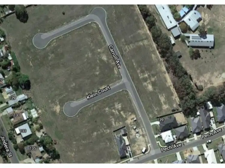8 Carroll Avenue, Jindera NSW 2642