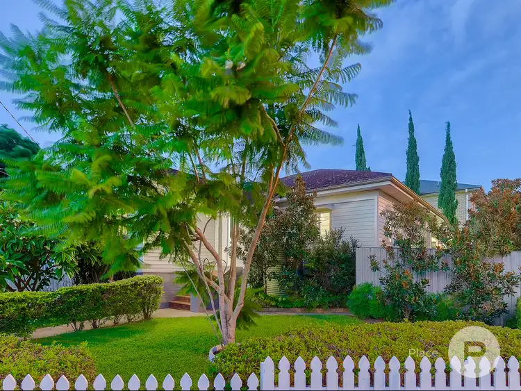 68 Albert Street, Holland Park West QLD 4121
