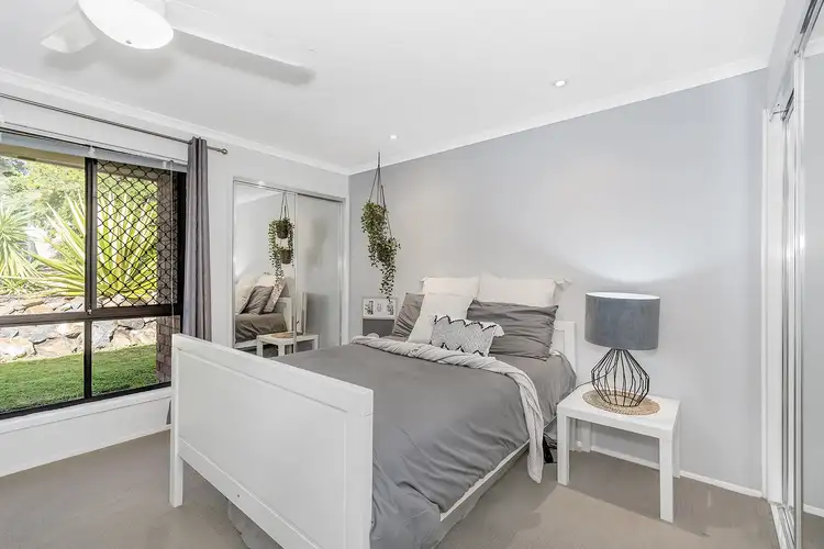 2/3 Wayne Place, Oxenford QLD 4210