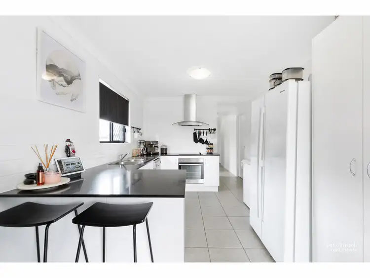 Second view of Homely house listing, 2 Jomarant Place, Kawana QLD 4701