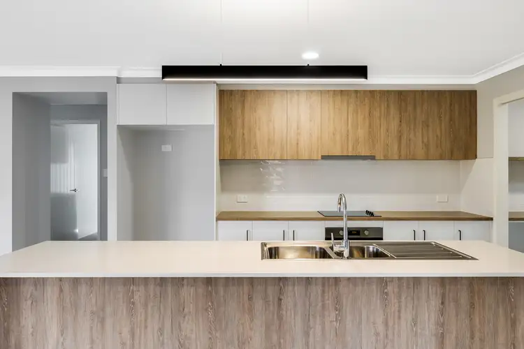 Fifth view of Homely house listing, 8 Madonna Circuit, Middle Ridge QLD 4350