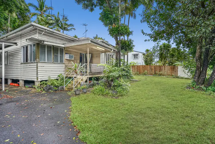 186 Pease Street, Manoora QLD 4870
