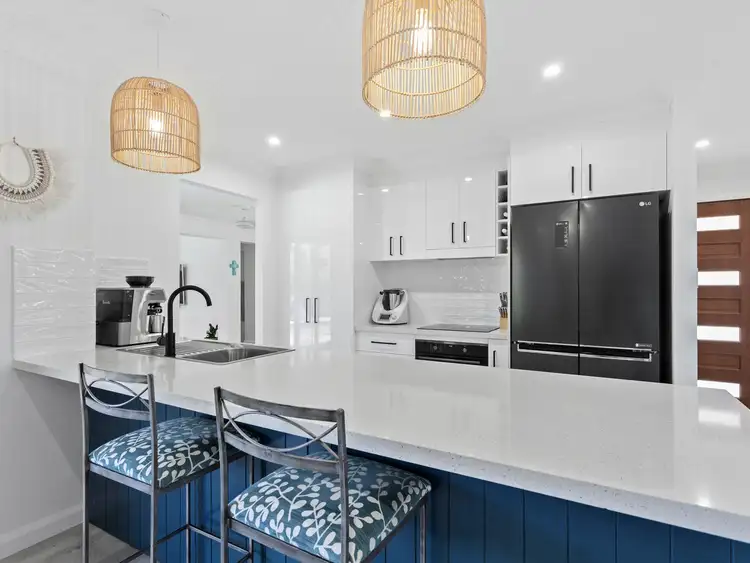 19 Whitehead Drive, Burleigh Waters QLD 4220