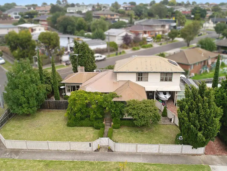 18 Heather Street, Hamlyn Heights VIC 3215