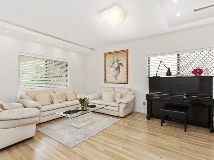 9 Acton Drive, Varsity Lakes QLD 4227