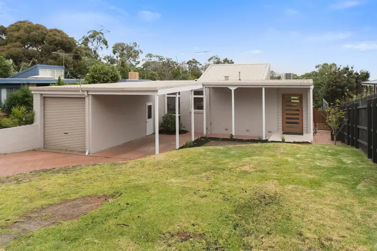 102 Mountain View Road, Mount Eliza VIC 3930