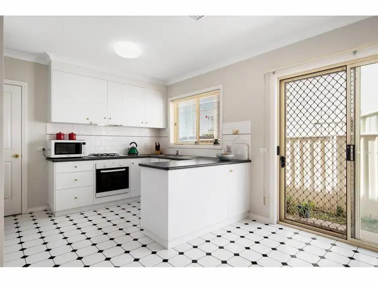 Third view of Homely house listing, 7 Chatterton Place, West Albury NSW 2640
