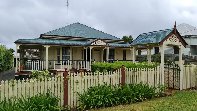 11 Grey Street, South Toowoomba QLD 4350