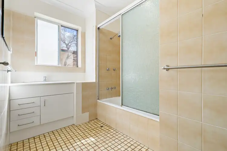 Sixth view of Homely unit listing, 2/81 Kent Street, New Farm QLD 4005