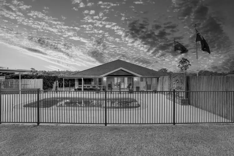 15 Bluewing Court, Greenbank QLD 4124