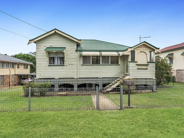 7 Grange Road, Newtown QLD 4305
